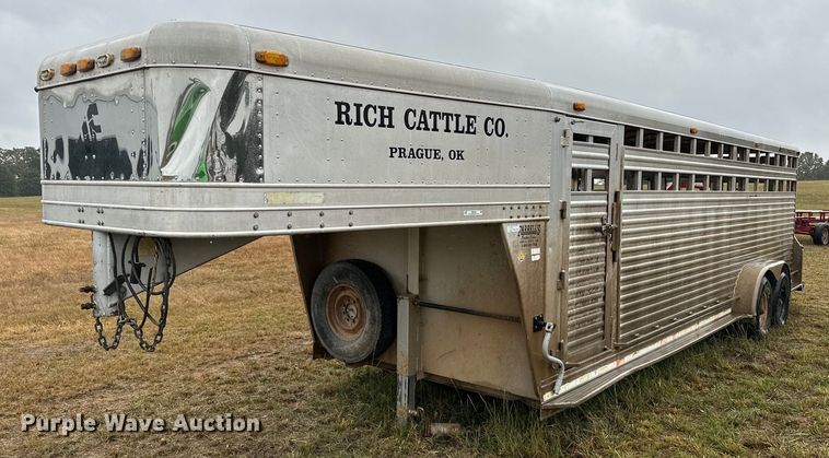 image for item NQ9486 2004 Elite  livestock trailer