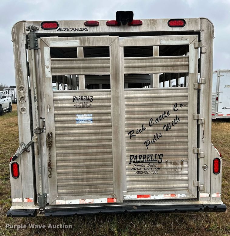 image for item NQ9486 2004 Elite  livestock trailer