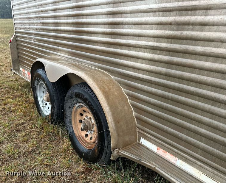 image for item NQ9486 2004 Elite  livestock trailer