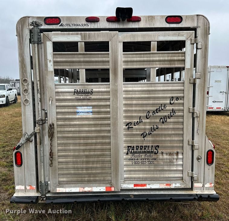 image for item NQ9486 2004 Elite  livestock trailer