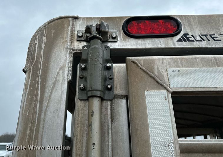 image for item NQ9486 2004 Elite  livestock trailer