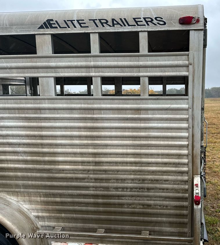 image for item NQ9486 2004 Elite  livestock trailer