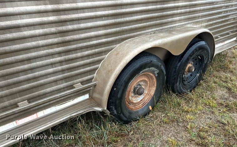 image for item NQ9486 2004 Elite  livestock trailer