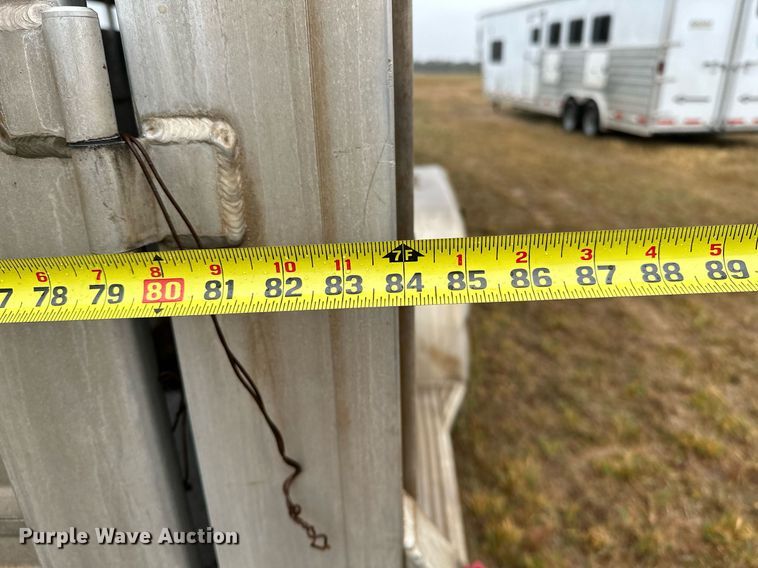 image for item NQ9486 2004 Elite  livestock trailer