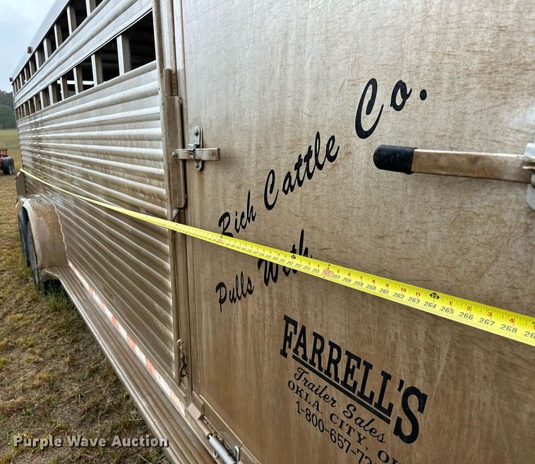 image for item NQ9486 2004 Elite  livestock trailer