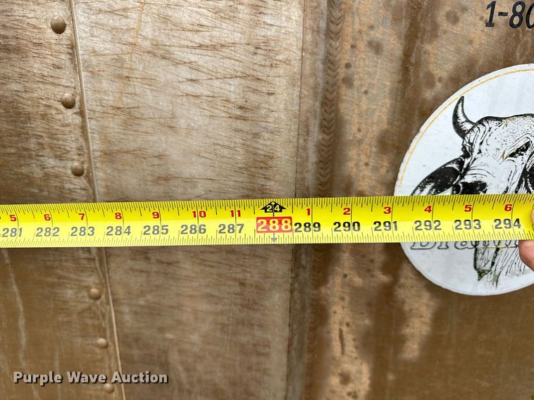 image for item NQ9486 2004 Elite  livestock trailer