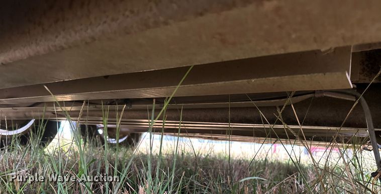 image for item NQ9486 2004 Elite  livestock trailer