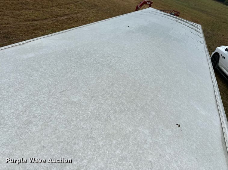 image for item NQ9486 2004 Elite  livestock trailer