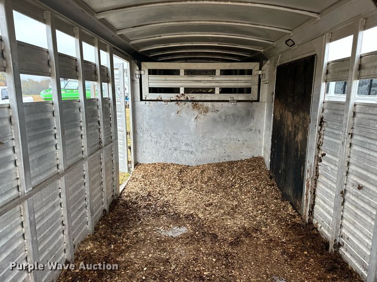 image for item NQ9486 2004 Elite  livestock trailer