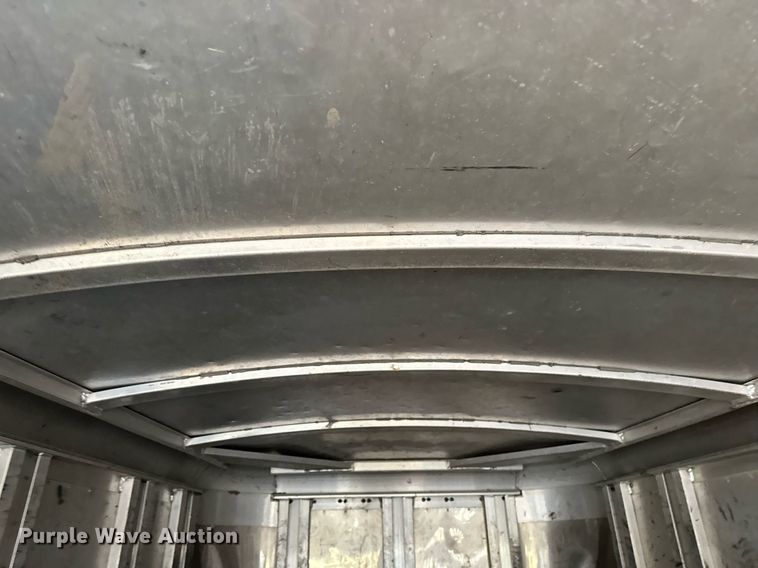 image for item NQ9486 2004 Elite  livestock trailer