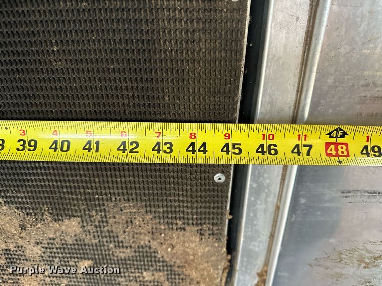 image for item NQ9486 2004 Elite  livestock trailer