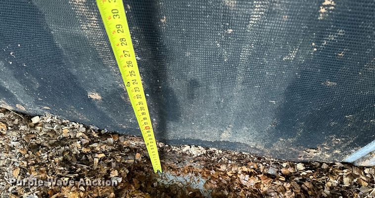 image for item NQ9486 2004 Elite  livestock trailer