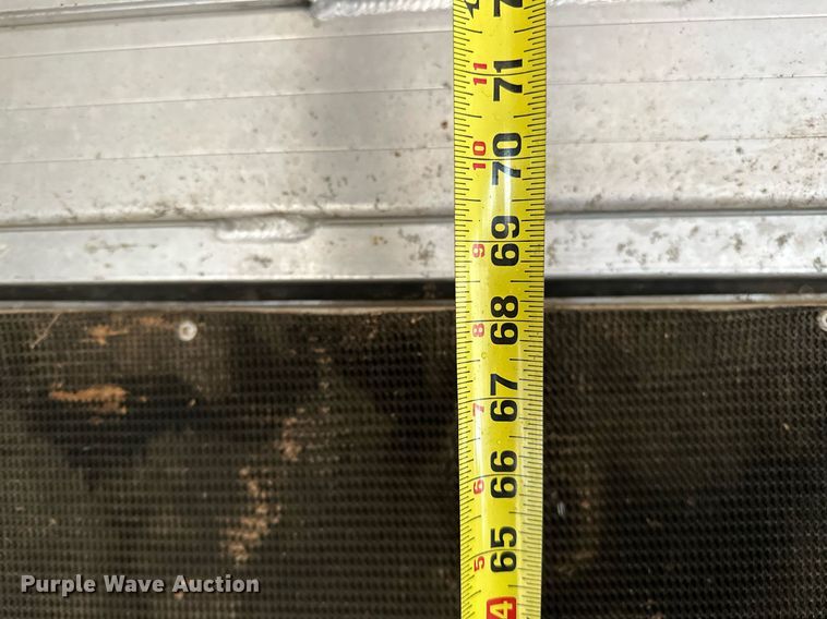 image for item NQ9486 2004 Elite  livestock trailer