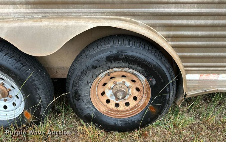 image for item NQ9486 2004 Elite  livestock trailer