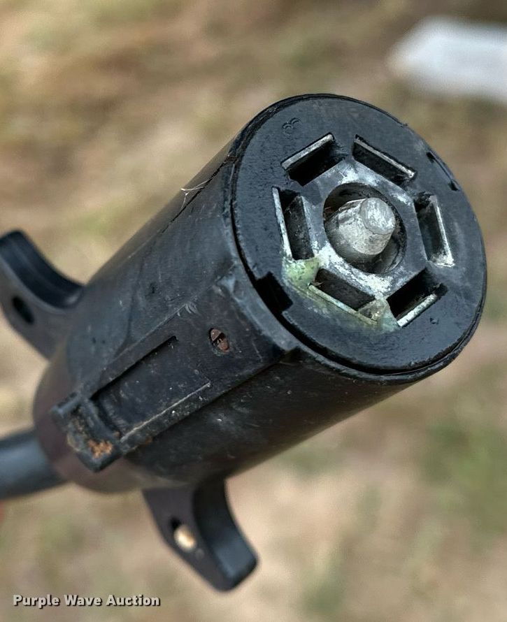 image for item NQ9490 2010 Platinum Coach  horse trailer