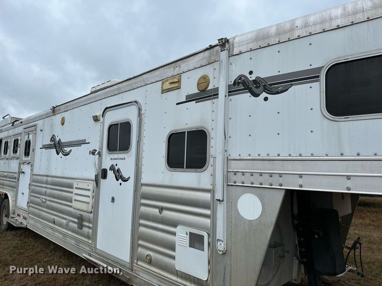 image for item NQ9490 2010 Platinum Coach  horse trailer
