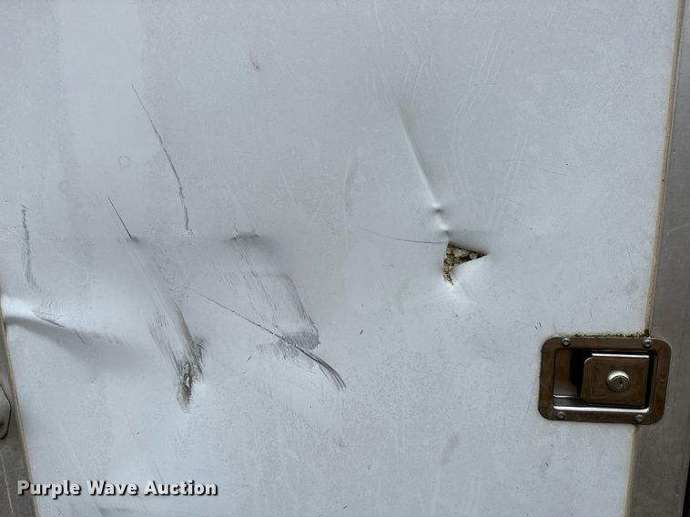 image for item NQ9490 2010 Platinum Coach  horse trailer