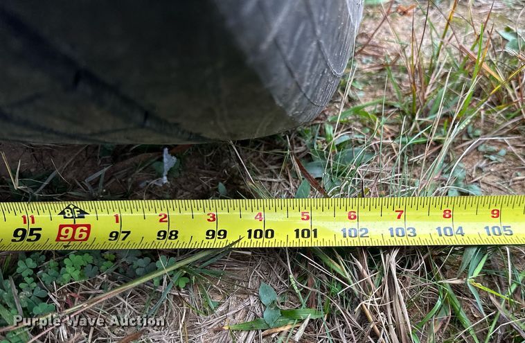 image for item NQ9490 2010 Platinum Coach  horse trailer