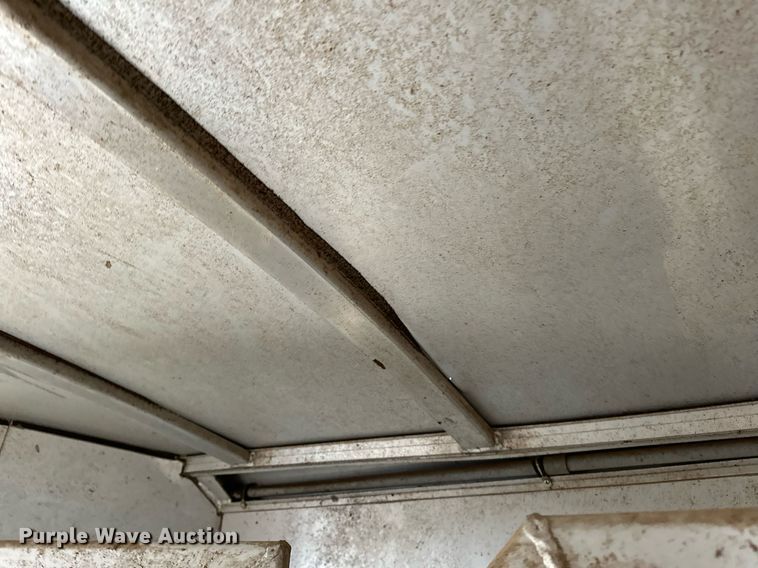 image for item NQ9490 2010 Platinum Coach  horse trailer