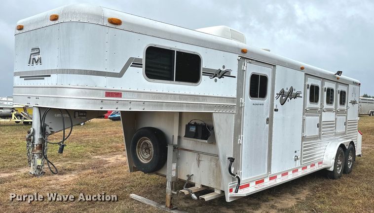 image for item NQ9491 2005 Platinum Silver  horse trailer