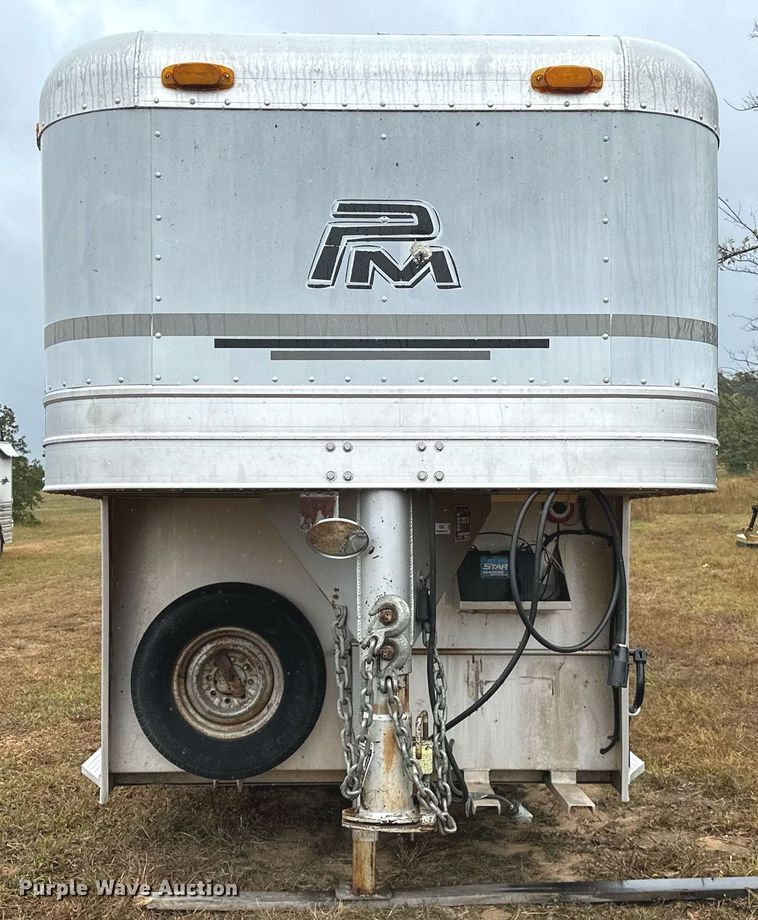 image for item NQ9491 2005 Platinum Silver  horse trailer