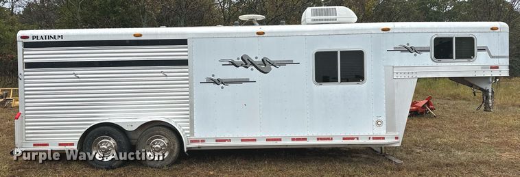 image for item NQ9491 2005 Platinum Silver  horse trailer