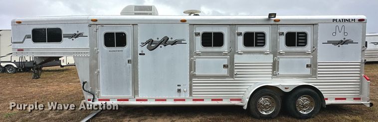 image for item NQ9491 2005 Platinum Silver  horse trailer