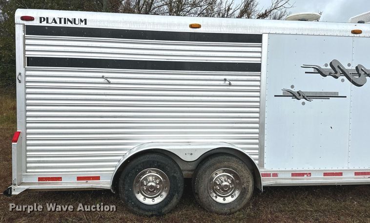 image for item NQ9491 2005 Platinum Silver  horse trailer