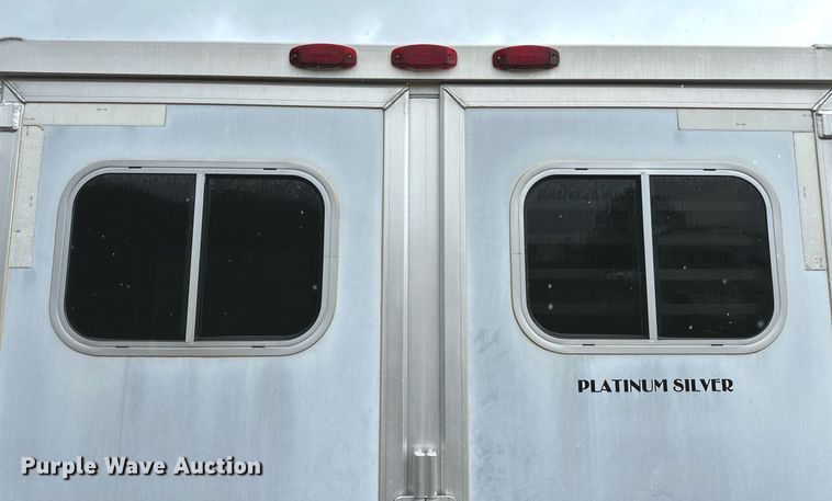 image for item NQ9491 2005 Platinum Silver  horse trailer