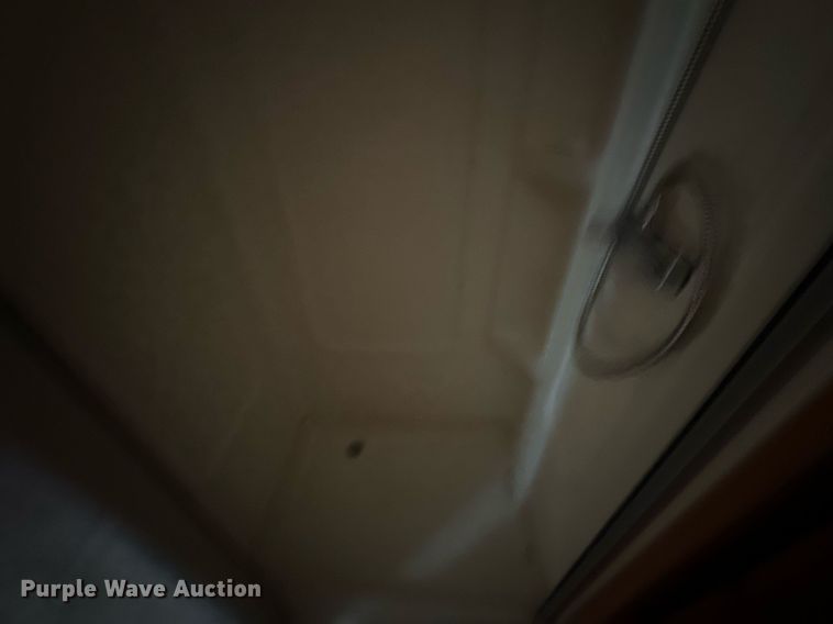 image for item NQ9491 2005 Platinum Silver  horse trailer