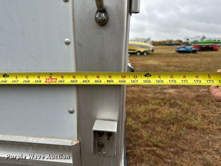 image for item NQ9491 2005 Platinum Silver  horse trailer