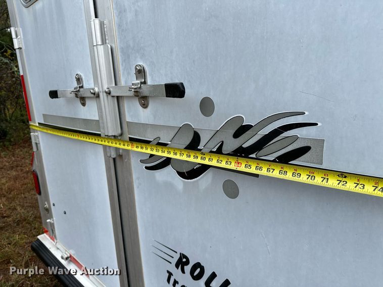 image for item NQ9491 2005 Platinum Silver  horse trailer