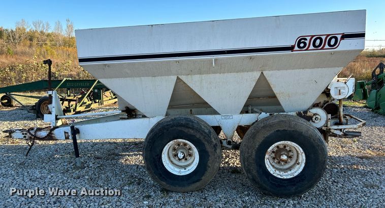 image for item NR9340 Willmar  600 applicator