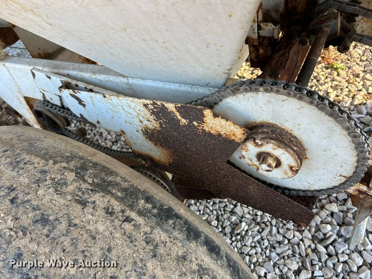 image for item NR9340 Willmar  600 applicator