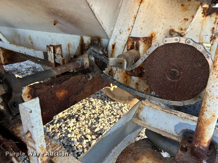 image for item NR9340 Willmar  600 applicator