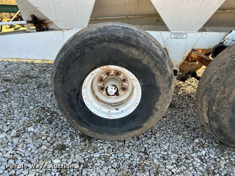 image for item NR9340 Willmar  600 applicator