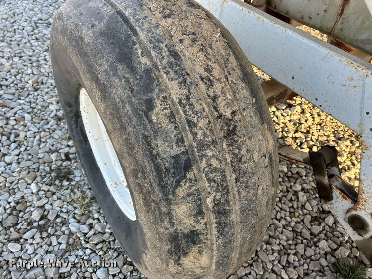 image for item NR9340 Willmar  600 applicator