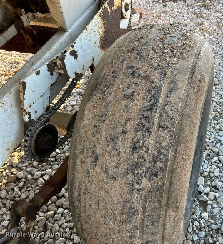 image for item NR9340 Willmar  600 applicator