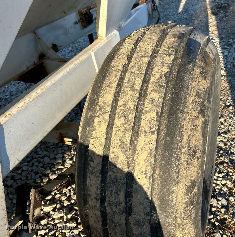 image for item NR9340 Willmar  600 applicator