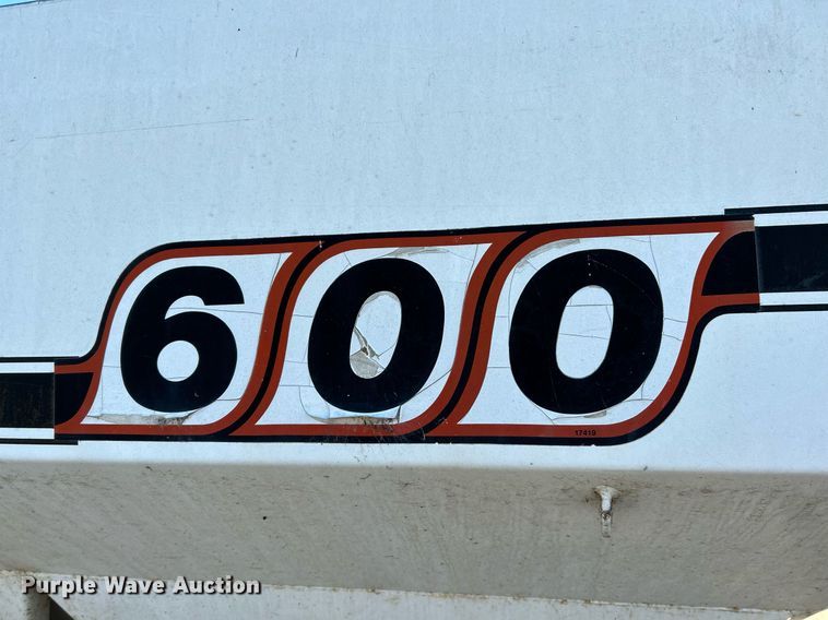 image for item NR9340 Willmar  600 applicator