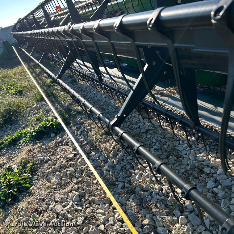 image for item NR9342 2008 John Deere 635F HydraFlex flex head