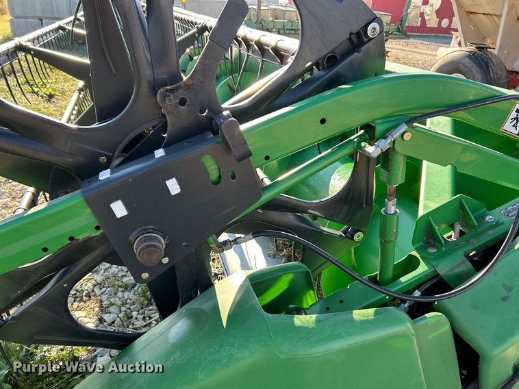 image for item NR9342 2008 John Deere 635F HydraFlex flex head