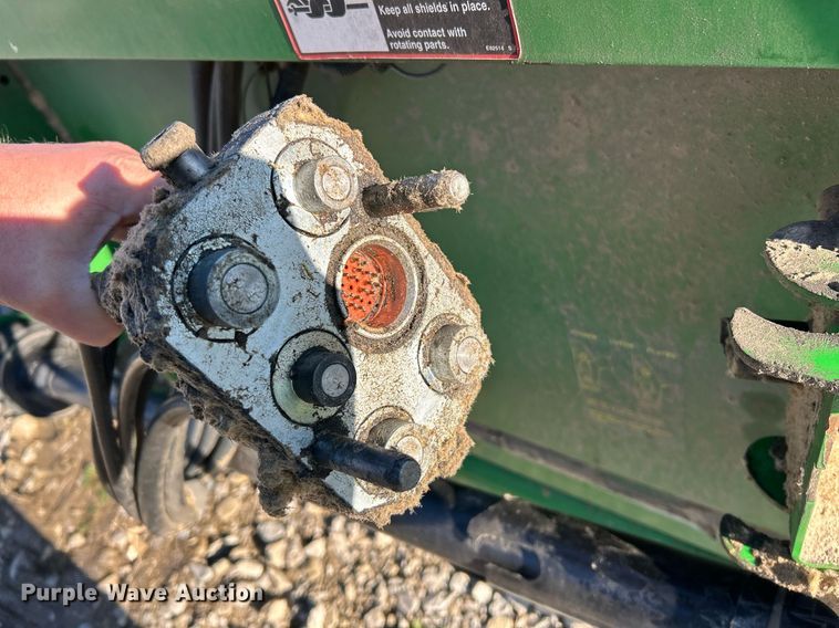 image for item NR9342 2008 John Deere 635F HydraFlex flex head