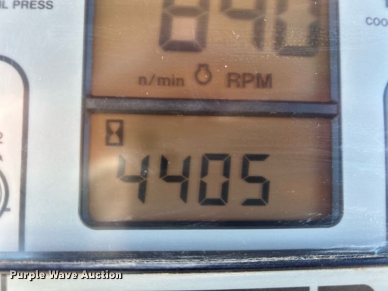 image for item NR9344 1996 Caterpillar Challenger CH55 tractor