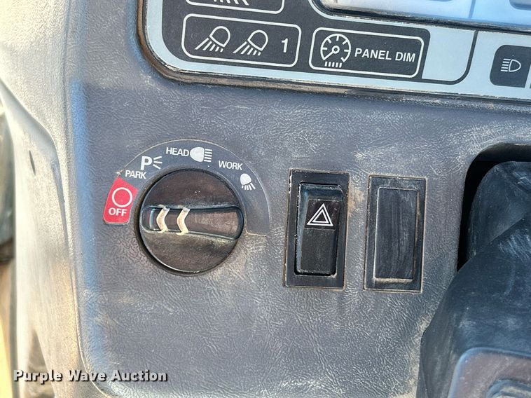 image for item NR9344 1996 Caterpillar Challenger CH55 tractor