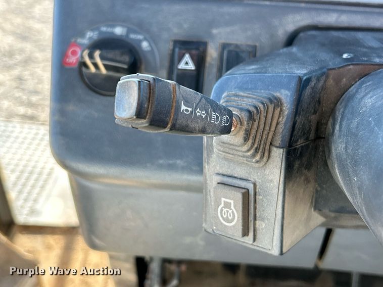 image for item NR9344 1996 Caterpillar Challenger CH55 tractor