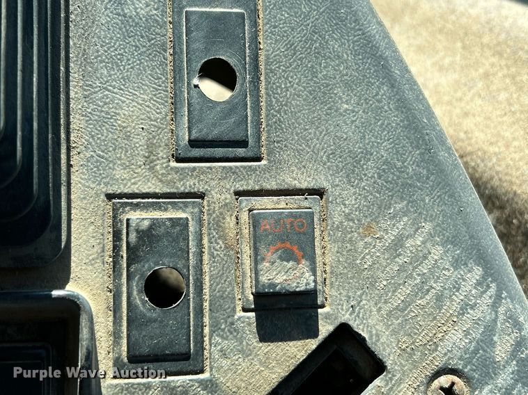 image for item NR9344 1996 Caterpillar Challenger CH55 tractor