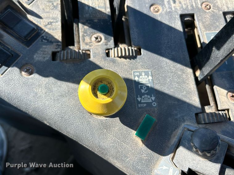 image for item NR9344 1996 Caterpillar Challenger CH55 tractor