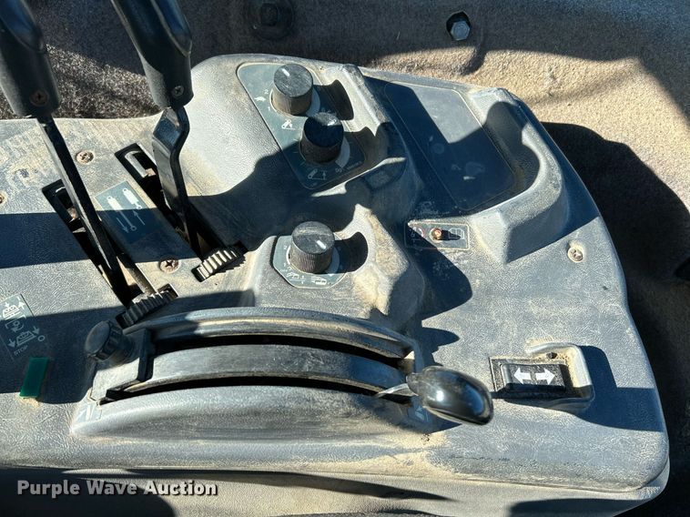 image for item NR9344 1996 Caterpillar Challenger CH55 tractor