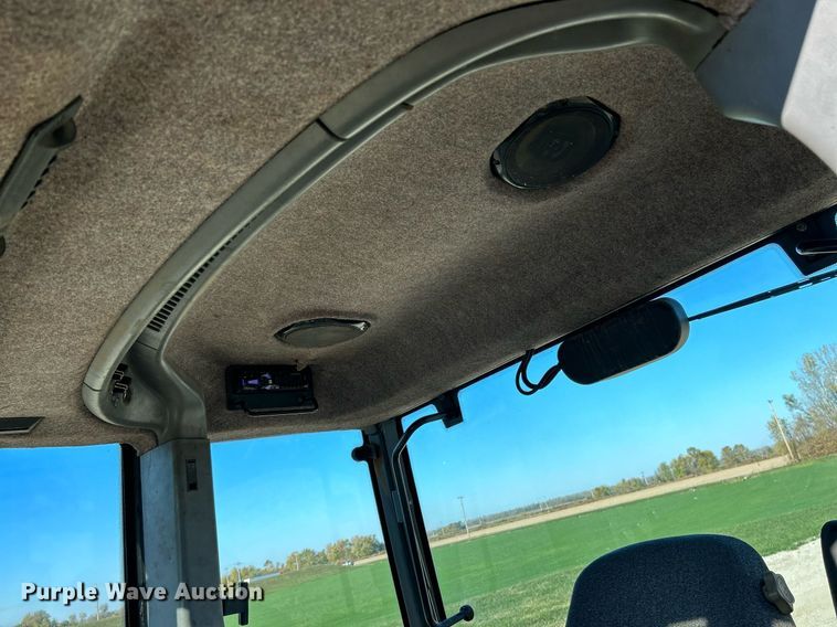 image for item NR9344 1996 Caterpillar Challenger CH55 tractor